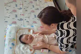 外孙女第一次来姥姥家，传统挂线习俗安排起来！仪式感爆棚