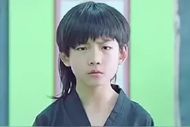 看似弱不禁风的小男孩 实则却是个顶级高手视频封面