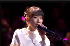 仼素汐上央视春晚：低颜值的女演员也有春天图片