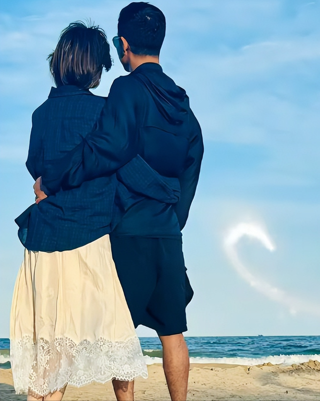 私生活混乱？遭央视“开除”？被传和小尼结婚的她，如今怎么样了