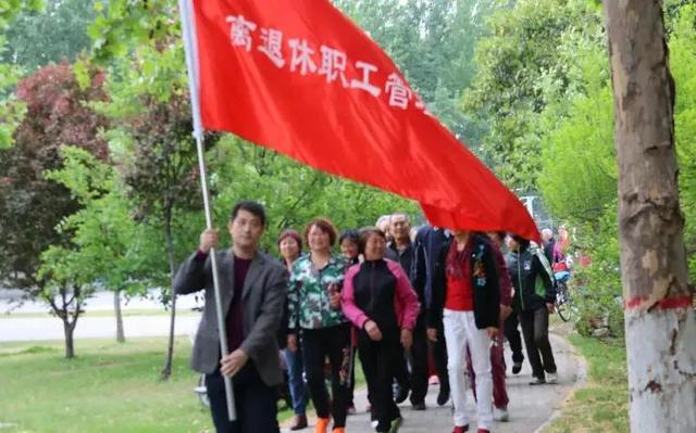 中央定调！退休新规2030年分水岭显现，部分人员或将面临双重压力