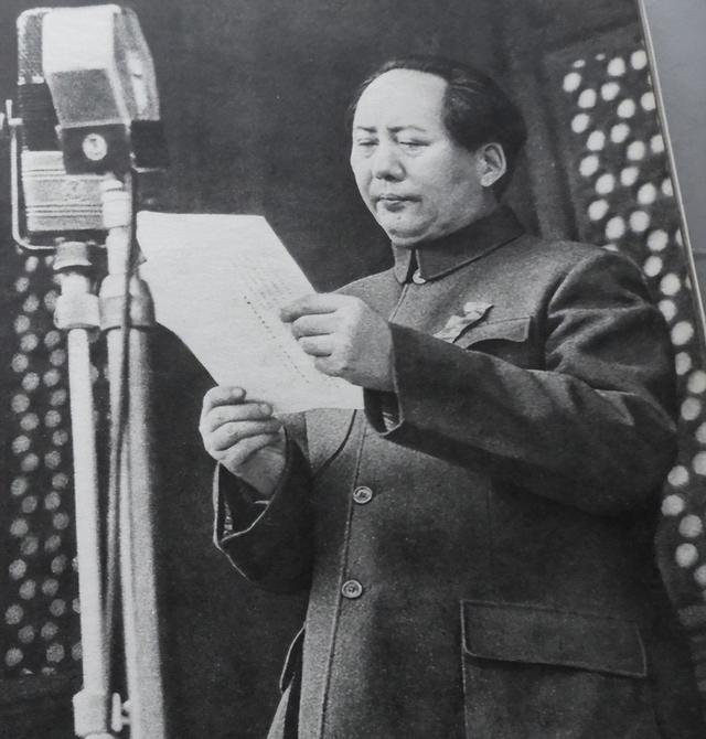 泪崩了！破防了！想不到7成年轻人说最伟大的中国人是谁？