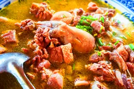 炖鸡时，万万不能焯水！教您3个妙招，鸡肉嫩滑不柴，汤鲜味十足图片