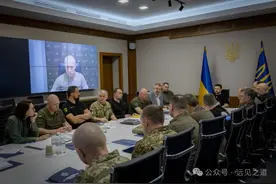 程墨：乌攻占俄28个城镇 俄疏散12多万居民图片