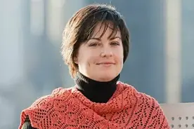 推荐一款心仪的棒针编织镂空三角披肩，附图解教程图片