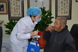 胃病与喝水有关？医生再三提醒：胃不好的人，这3个习惯别大意！图片