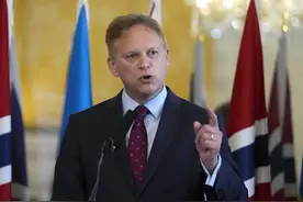 英国防大臣威胁，要对华开战！介入台海？外交大臣：维护航行自由图片