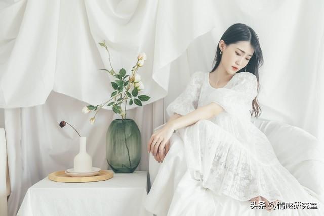 女人让你碰她这三处位置，就是在暗示“我愿意”男人别当木头