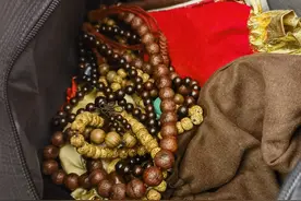 晒晒老公的奇葩爱好，中年油腻男的标配——手串图片