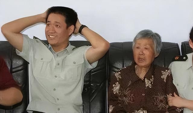 聂海胜妻子：在丈夫上太空前提出离婚，其中究竟隐藏了多少辛酸？