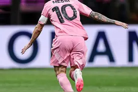 任意球王之争！梅西68球紧追贝利 低调回应：是我日复一日练出来的图片