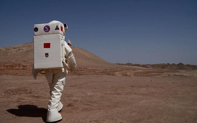 金昌：戈壁花海撞上火星秘境，这座西北小城颠覆你的想象！