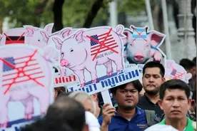 股市暴跌，旅业崩盘！被坑惨的泰国人，开始“反美”了?图片