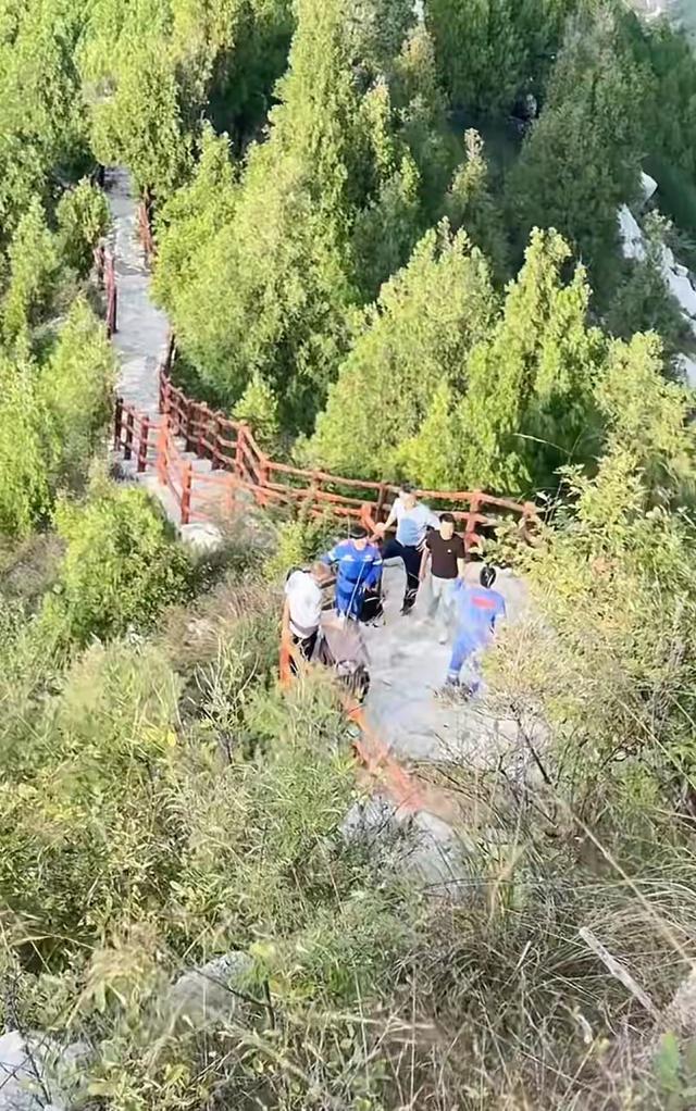 苏阳阳找到了！人摔下山崖，已确认死亡，母亲在现场哭得撕心裂肺