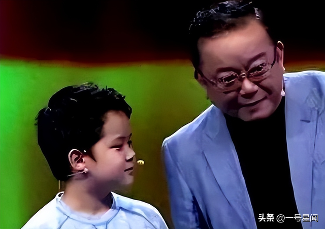 “国家一级演员	”王刚	，三婚娶小20岁女粉丝，60岁得子