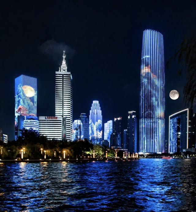 天津的桥真多，沿着海河从永乐桥走到海津大桥有17座，值得一去