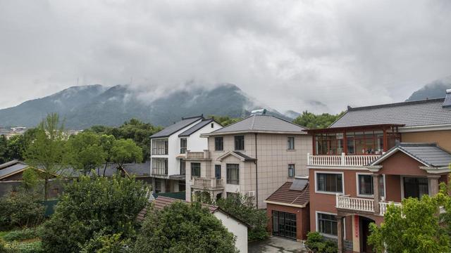 杭州半小时车程的宝藏小城，水乡购物中心不收门票，称为良心县城