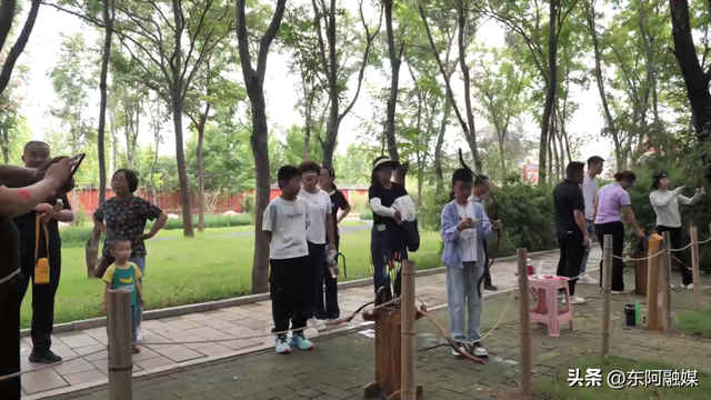 东阿：双节假期首日景区人气爆棚 文旅盛宴点亮假日时光