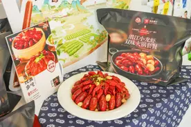 液氮锁鲜 + 扫码溯源！良品铺子潜江龙虾如何做到“鲜活直达”图片