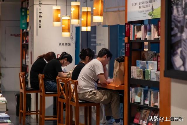 国庆黄金周，邂逅“宝藏”书屋！不出远门也能享受小资阅读时光