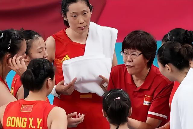 钱再多有什么用，64岁郎平如今的现状	，给所有运动员们提了个醒