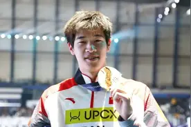 短池游泳世界杯，马尔尚夺冠汪顺第四，潘展乐排名第六图片