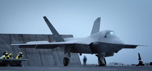 澳大利亚再撞枪口！入侵西沙被我军热焰弹反击后，澳军机仓皇溃逃