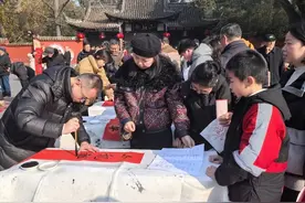 抓住“年经济”热点 绘好眉山消费新热力图图片