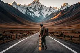 适合发朋友圈的旅行文案：愿你能朝九晚五，又能浪迹天涯图片