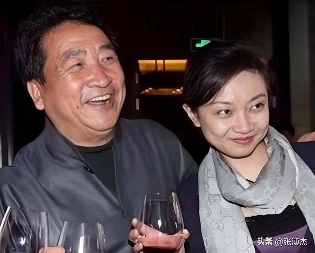 75岁的姜昆没有想到：女儿46岁仍旧没有结婚，养子倒成了他的骄傲