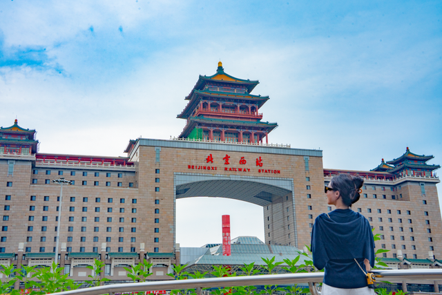 别只顾赶车！这个城市坐拥多座超美火车站