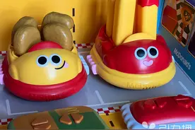 童年回忆杀！年轻人为联名玩具疯狂“剁手”图片