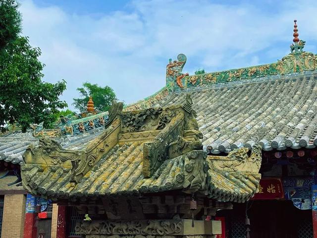 山西高平有个元代古庙,名叫万寿宫