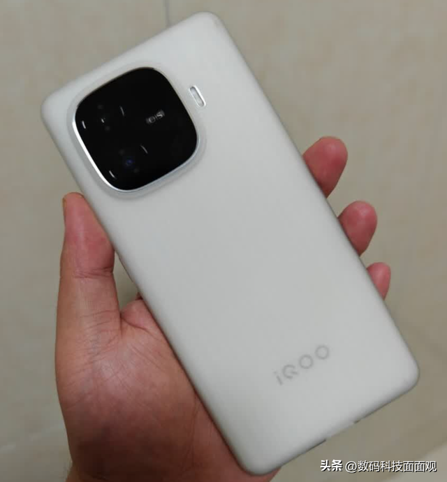 千元高性价比手机盘点，vivo、小米、OPPO如何选？主打长续航