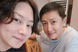 梦回初代super junior！金希澈晒与韩庚自拍合照图片