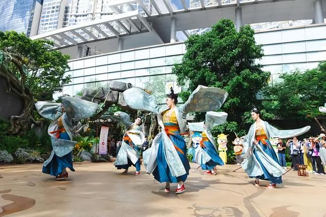 五月天歌迷专车发车！铛铛车主题“卜”惊喜登场~