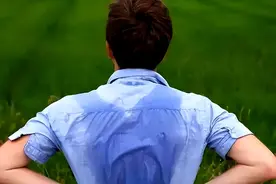 稍微运动，就出汗，这是代表身体好，还是不好呢？真相来了图片