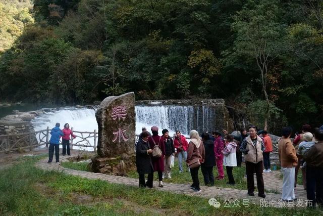 首趟！宝鸡至徽县旅游专列到站，千名游客沉浸式解锁“陇上江南”山水与美味