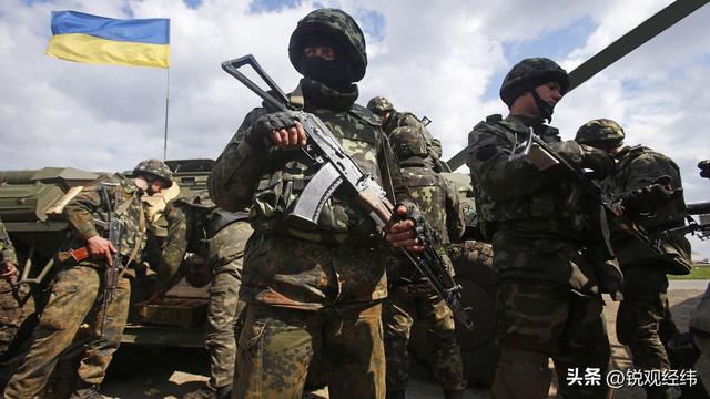 美俄私推28点计划，强夺乌领土，欧洲联手制衡