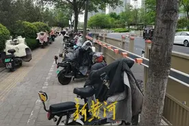 电动车充电小程序内找不到退费选项，消费者：拿回自己的钱咋那么麻烦？图片