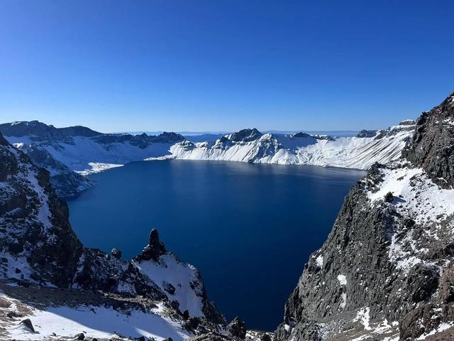 长白山"冷资源"逆袭"热产业"！粉雪撬动百亿市场，东北文旅崛起？