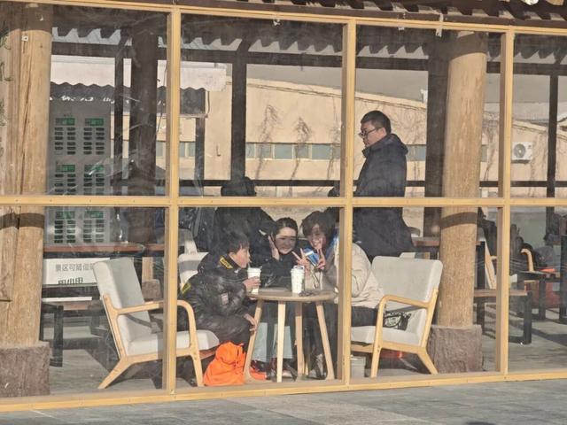 大寒暖韵满鸣沙 丝路驼铃唤客来