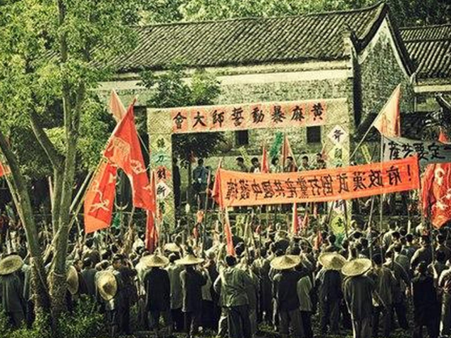 红安：革命的红色摇篮（中英文对照版）