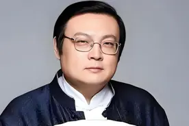 “一代铁嘴”梁宏达，从大火到“跌落神坛”，是怎样迎来惨淡结局图片