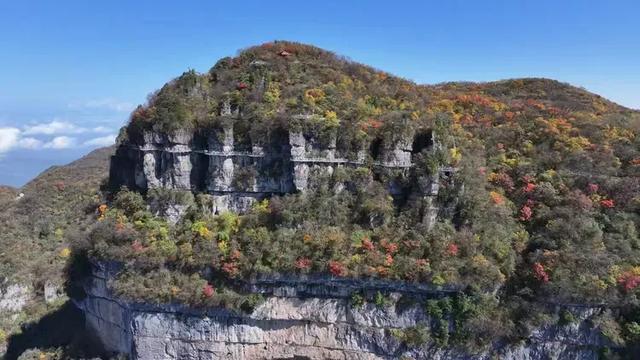 龙头山秋韵：层林尽染的摄影秘境