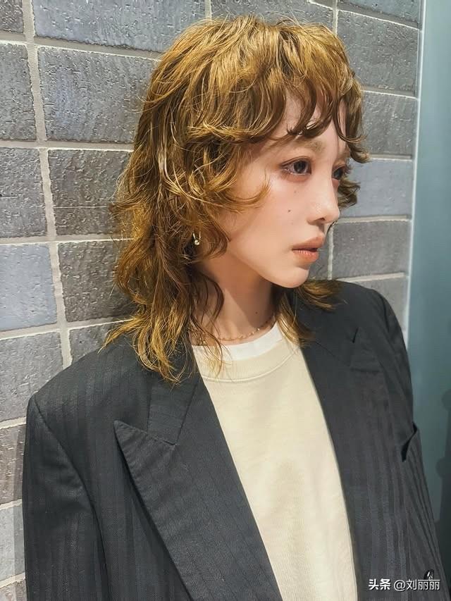 日系慵懒卷发：解锁松弛感，适配所有风格的氛围感神器