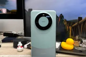 Mate70真机曝光，电源键增大！图片