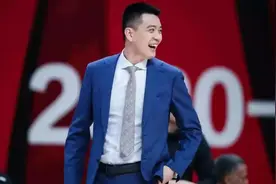 杨鸣：我名义上是辽宁队主教练 ，但实际上更多是像他们老大哥一样图片