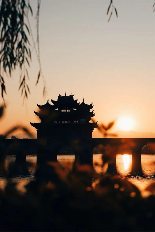 避寒旅居首选！这9座城均温20℃起，人少便宜，好吃好玩，推荐！