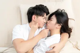 22岁男子与隔壁28岁留守妇女：白天邻居，晚上夫妻！图片